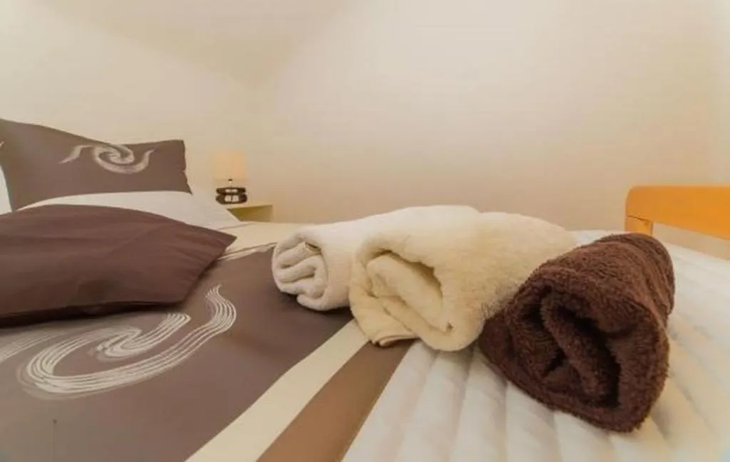 Apartment In Pakostane With Pool Access, Terrace, Air Conditioning, Wi-Fi, 3548-2