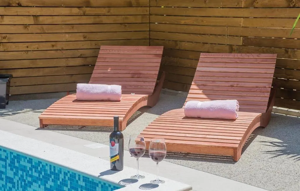 Apartment In Pakostane With Pool Access, Terrace, Air Conditioning, Wi-Fi, 3548-2