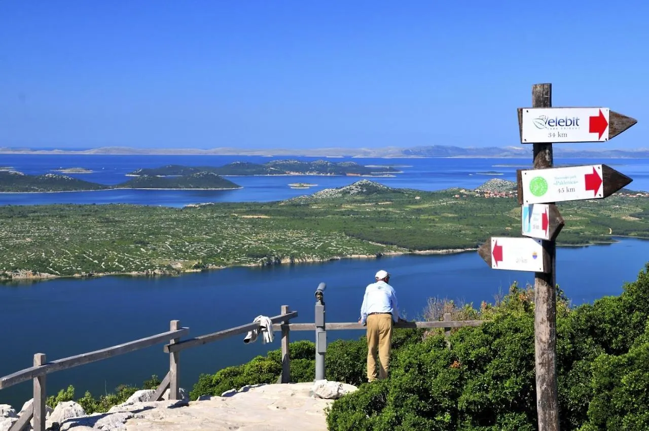 Apartment In Pakostane With Pool Access, Terrace, Air Conditioning, Wi-Fi, 3548-2 Croatia