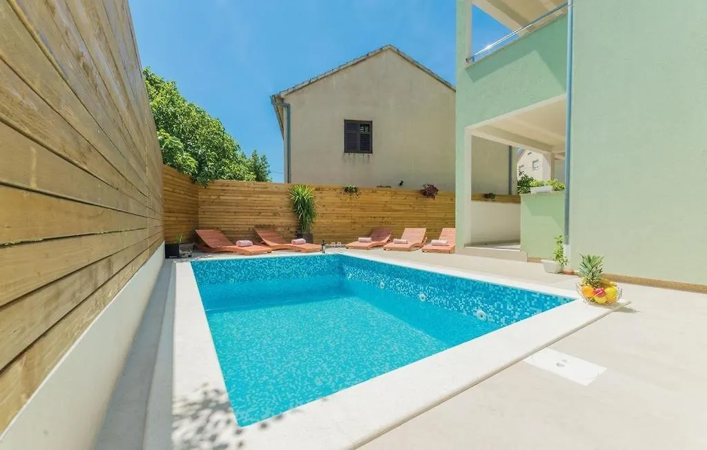 Apartment In Pakostane With Pool Access, Terrace, Air Conditioning, Wi-Fi, 3548-2 0*,